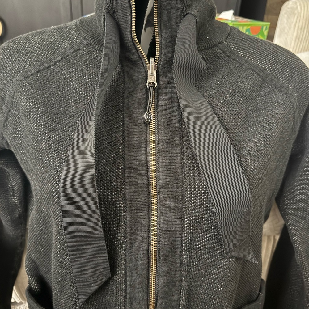 Lululemon Black Textured Zip-Up Jacket; Reversible